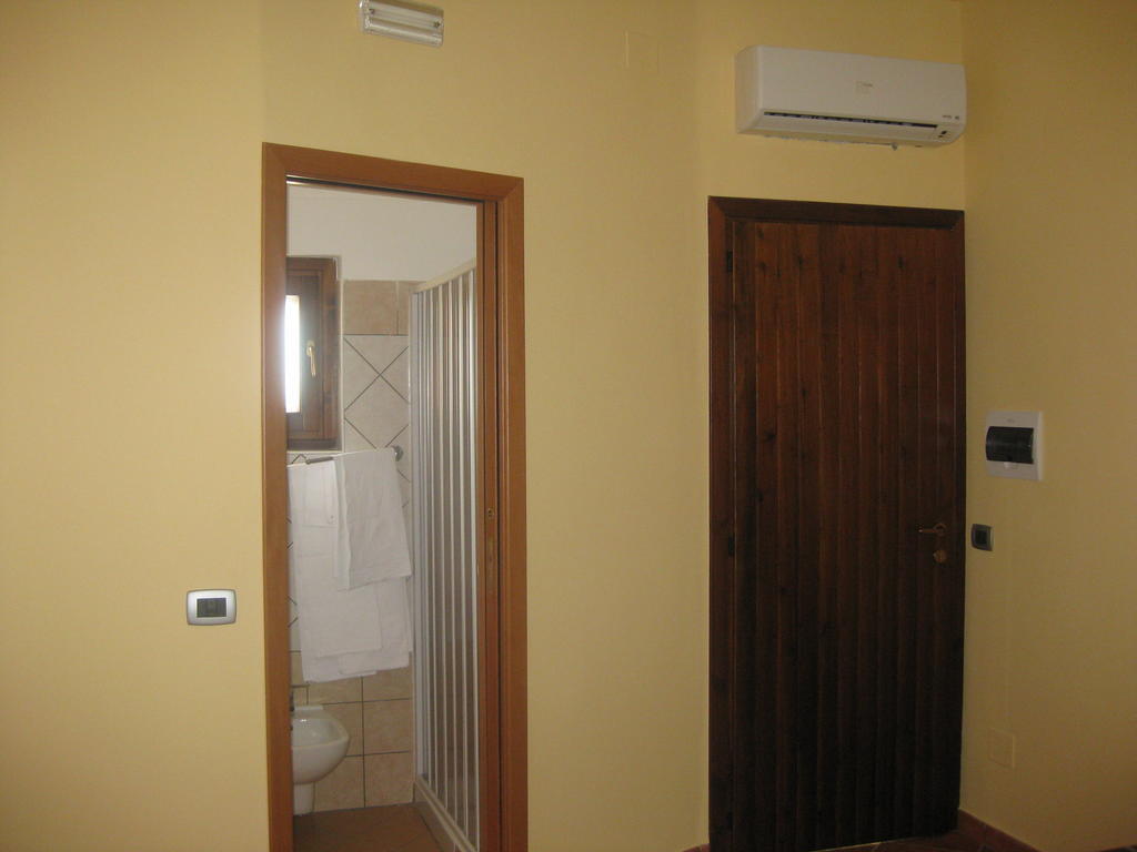 Agritursmo Montesalerno Villa Diamante Phòng bức ảnh