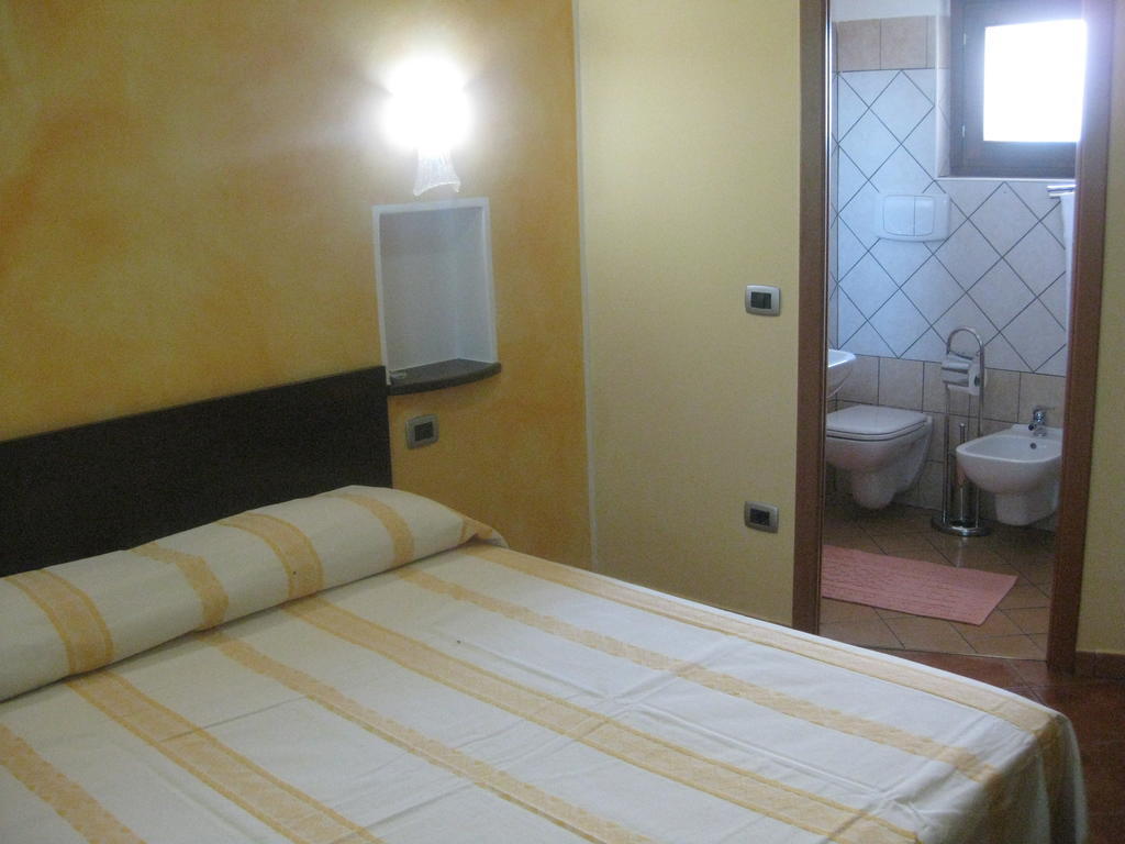 Agritursmo Montesalerno Villa Diamante Phòng bức ảnh
