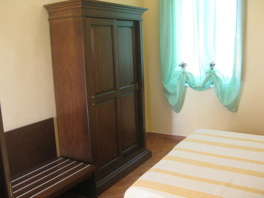 Agritursmo Montesalerno Villa Diamante Phòng bức ảnh