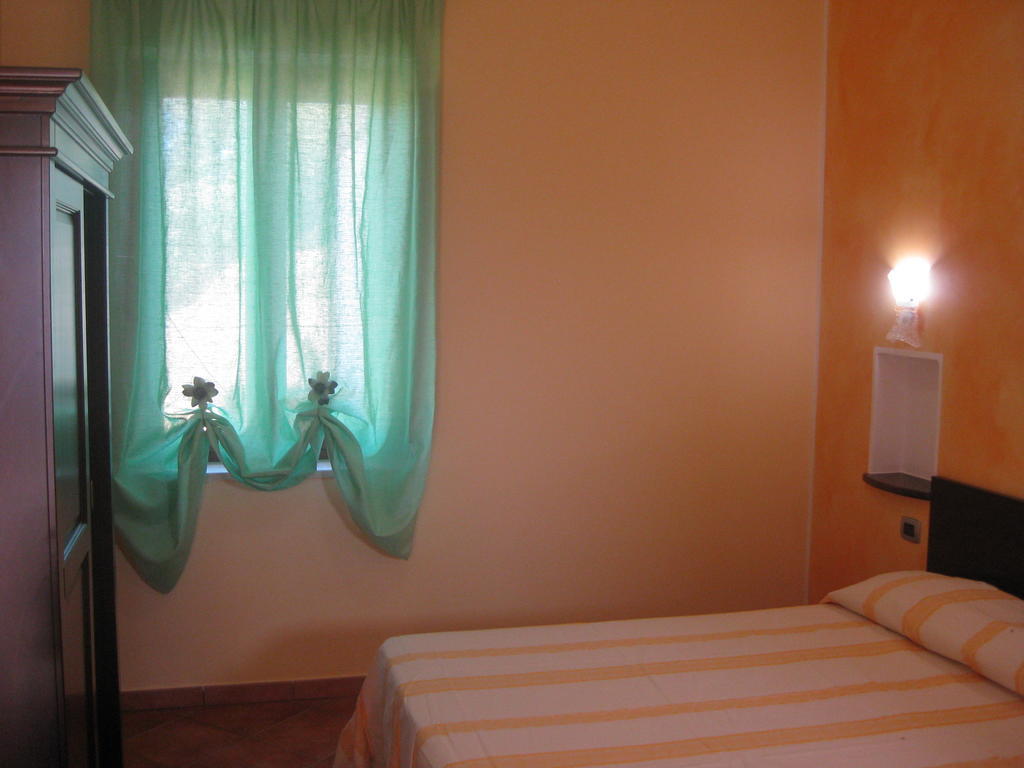 Agritursmo Montesalerno Villa Diamante Ngoại thất bức ảnh