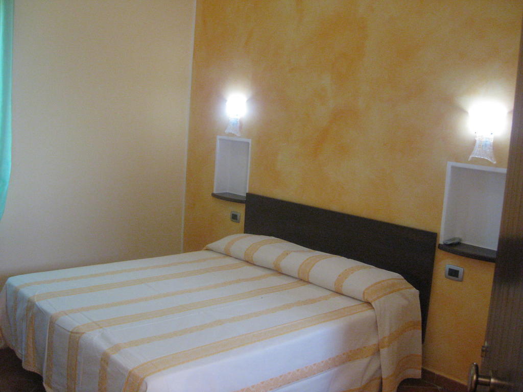 Agritursmo Montesalerno Villa Diamante Ngoại thất bức ảnh