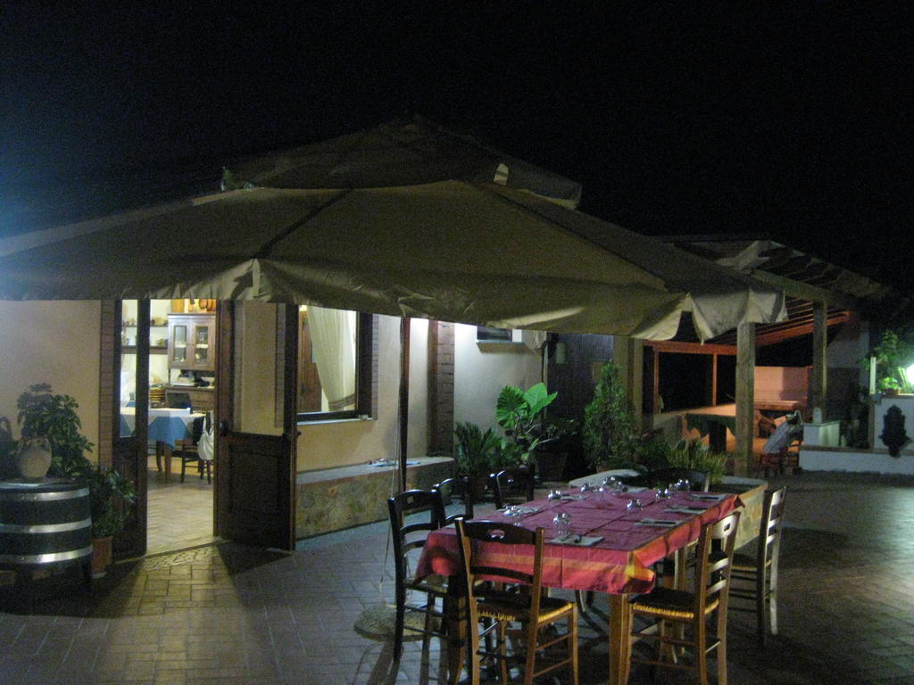 Agritursmo Montesalerno Villa Diamante Ngoại thất bức ảnh