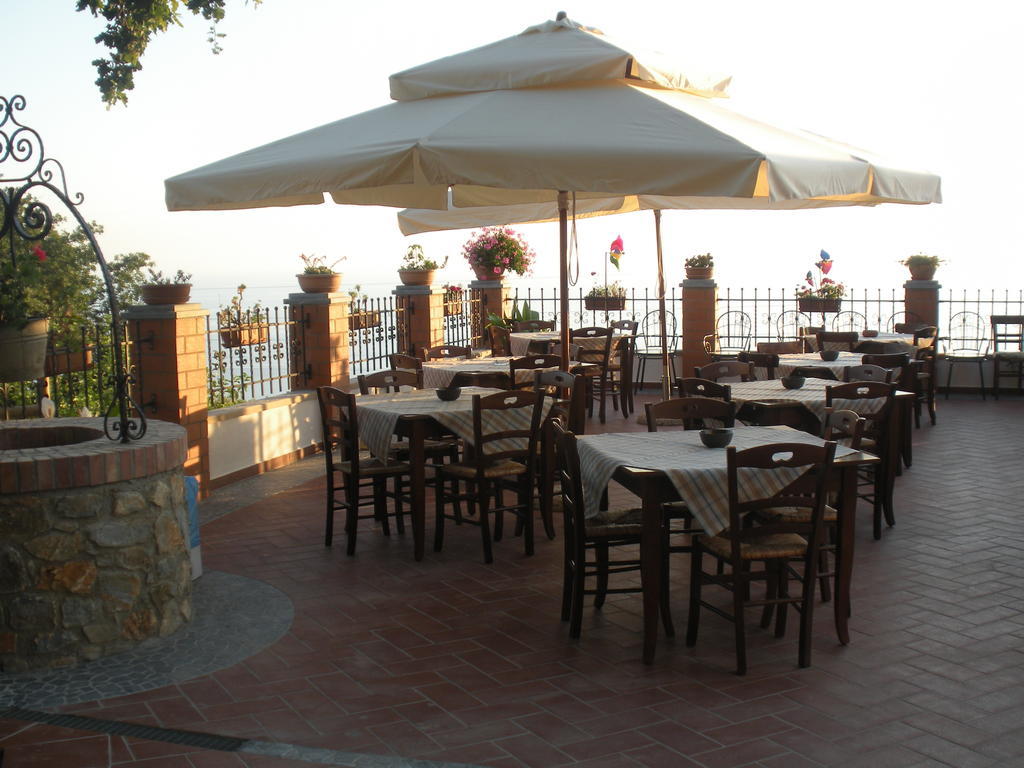 Agritursmo Montesalerno Villa Diamante Ngoại thất bức ảnh